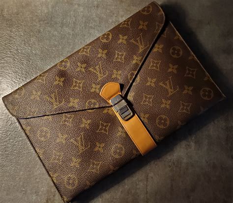 lv envelope clutch|large envelope clutch.